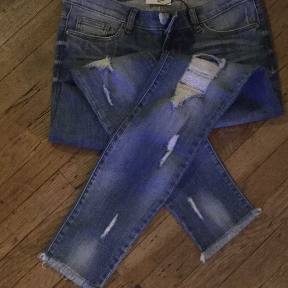 🆕Last Size 1 Ripped Knee Raw Hemline Skinny Jeans - Picture 4 of 8