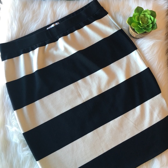 Elle Dresses & Skirts - Elle black and white striped skirt size M