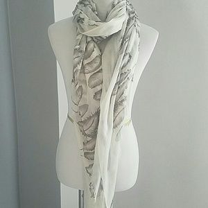 Brand new scarf