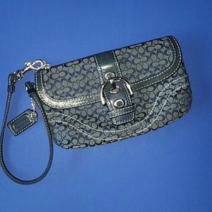 COACH Wristlet EUC