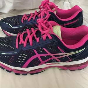 Asics Gel Kayano 22 Women size 8.5