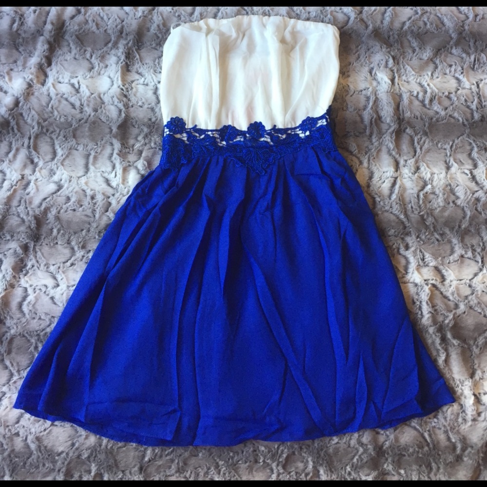 🆑 LAST 1: Royal Blue and White Floral Mini Dress - Picture 4 of 5