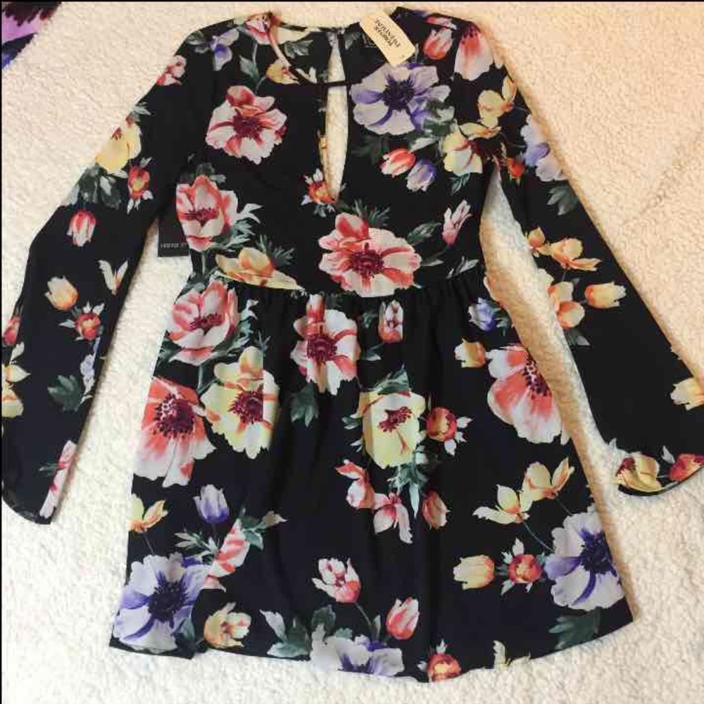 Forever 21 Cute Floral Above the Knee Dress