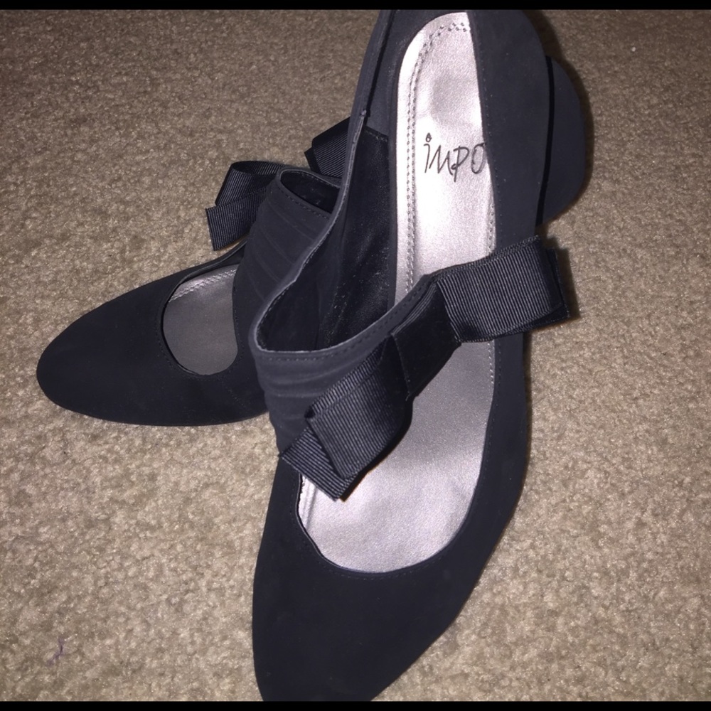 Black bow tie side sexy 👠 2inch heels.