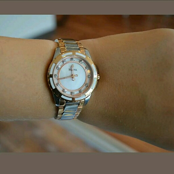 NWT Bulova diamonds rose gold sliver watch