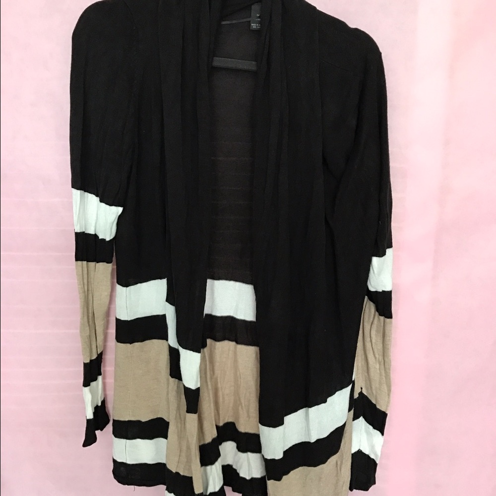 Thin long sleeved cardigan