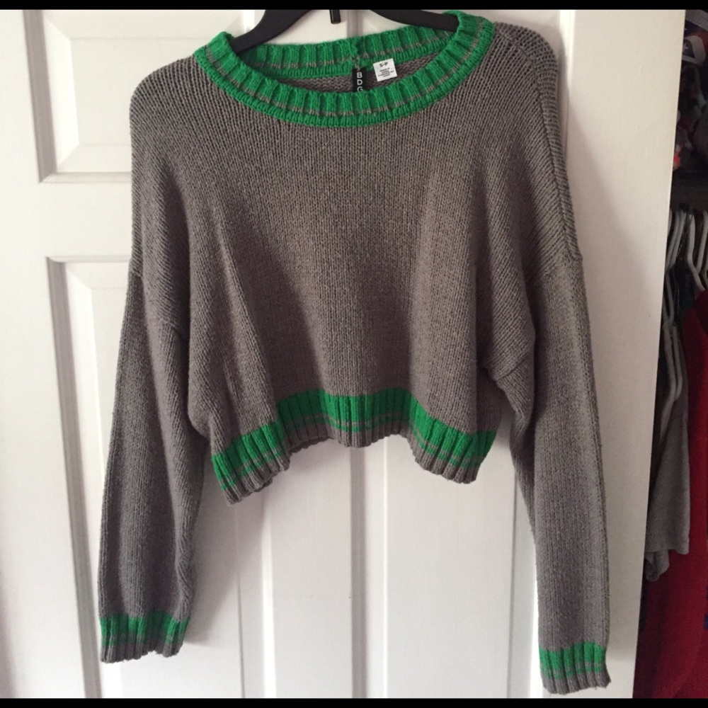Cropped Urban Outfitters sweater