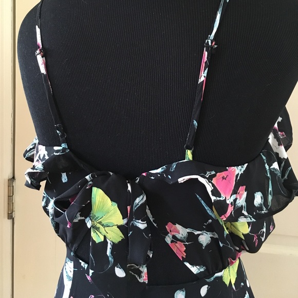 Gorgeous floral romper! - Picture 7 of 7