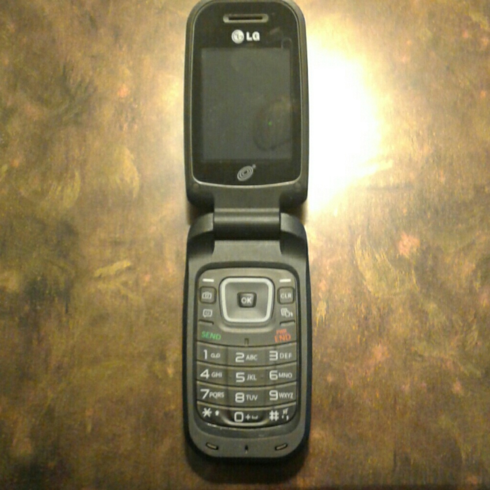 LG  flip  phone