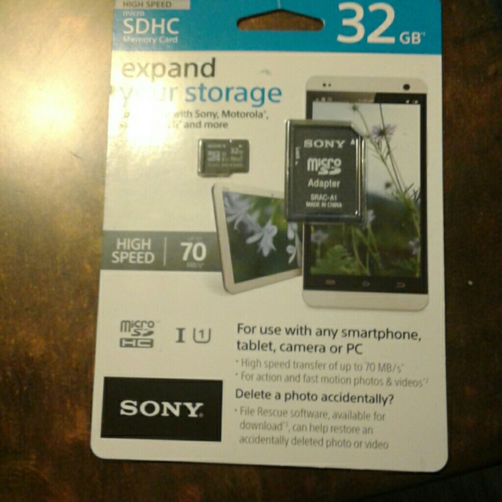 32GB MEMORY CARD FOR PHONE OR TABLET OR LAPTOP