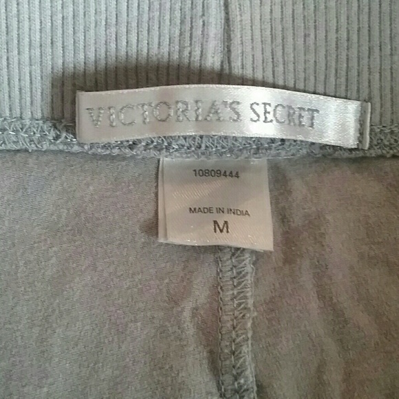 Victoria Secret - Picture 3 of 3