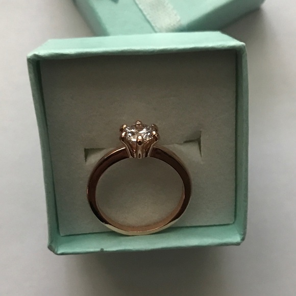 18k Rose Gold - CZ Diamond Ring💎 - Picture 4 of 5