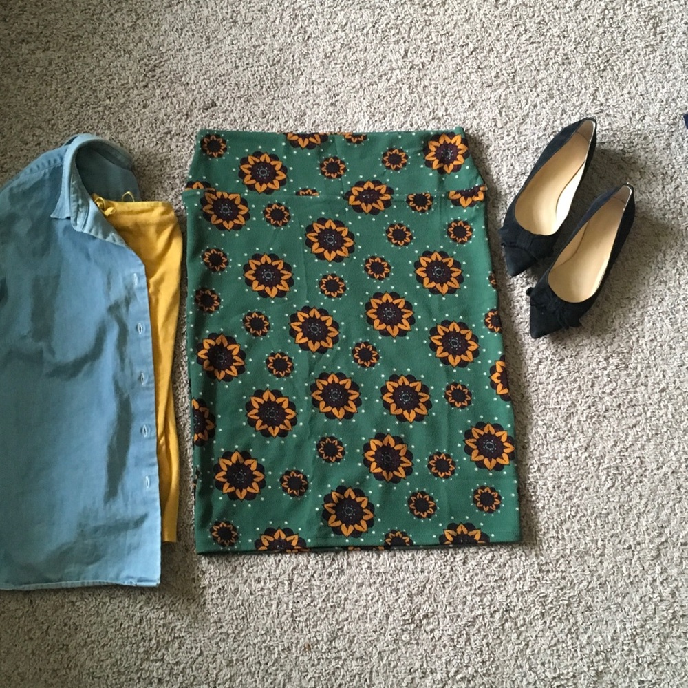 Floral lularoe Cassie