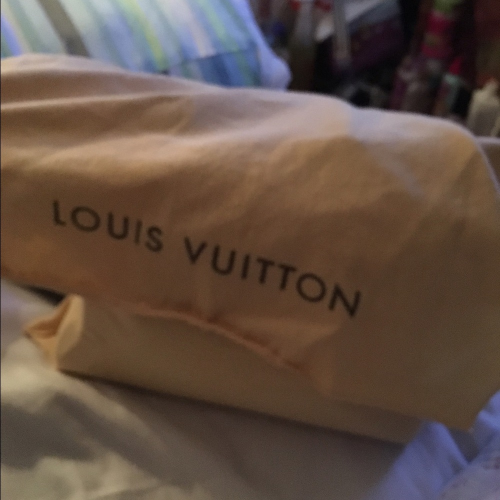 SOLD Louis Vuitton bag