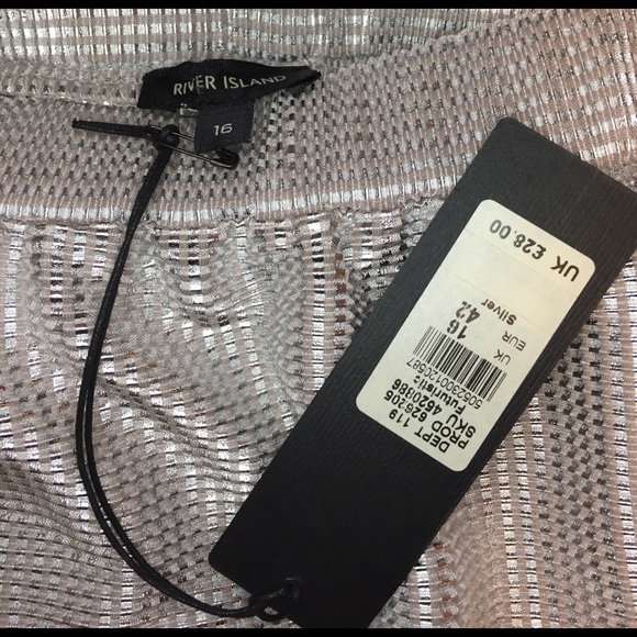 River Island Metallic Silver High-Low Skirt - Picture 6 of 7