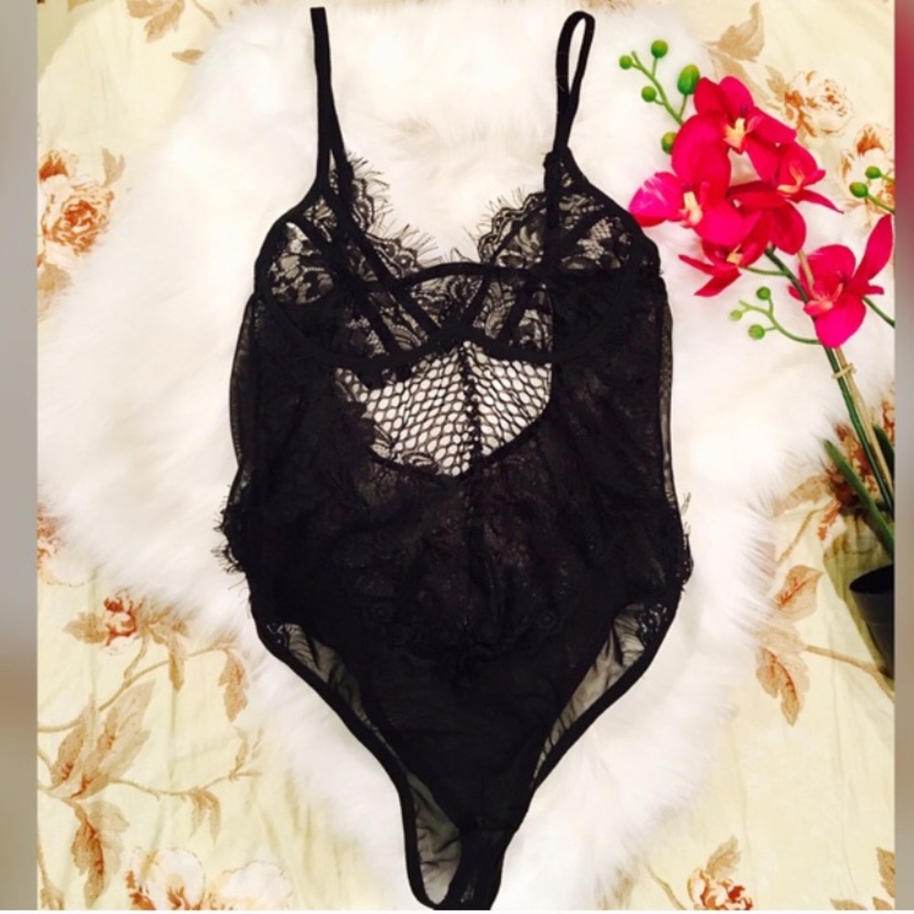 OutWear Lingerie Top - Picture 7 of 8