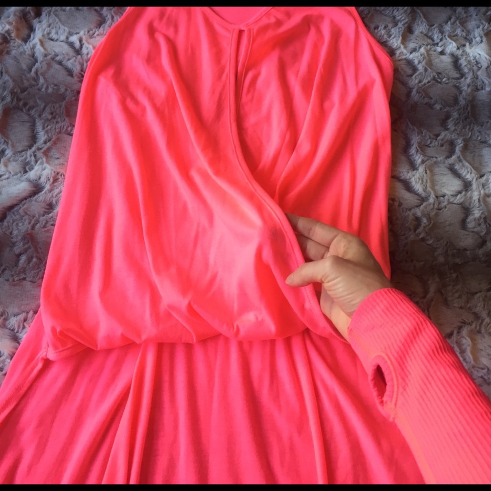 🆑 BLOWOUT Hi-low NEON Pink Blouse - Picture 5 of 6