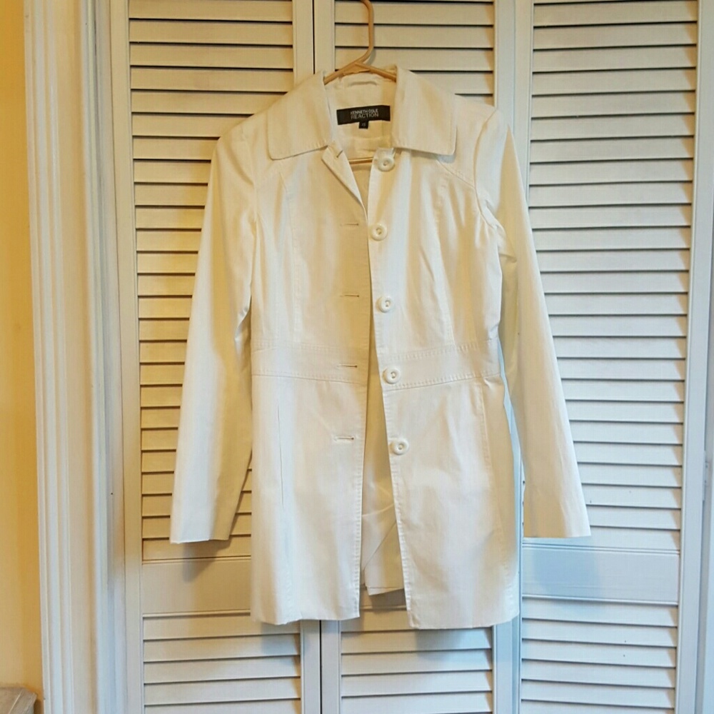 Kenneth Cole short trench coat
