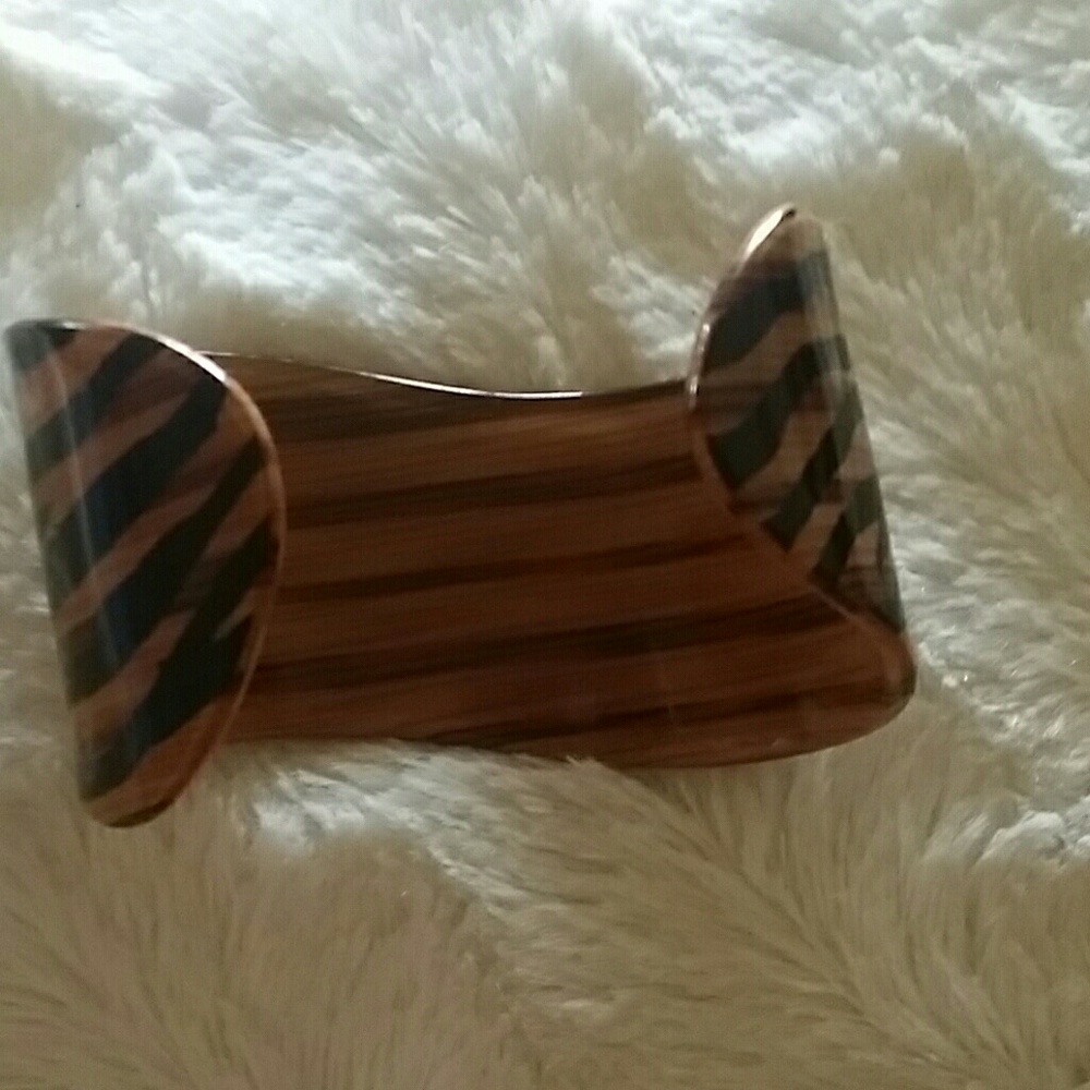 Cuff - Picture 2 of 2