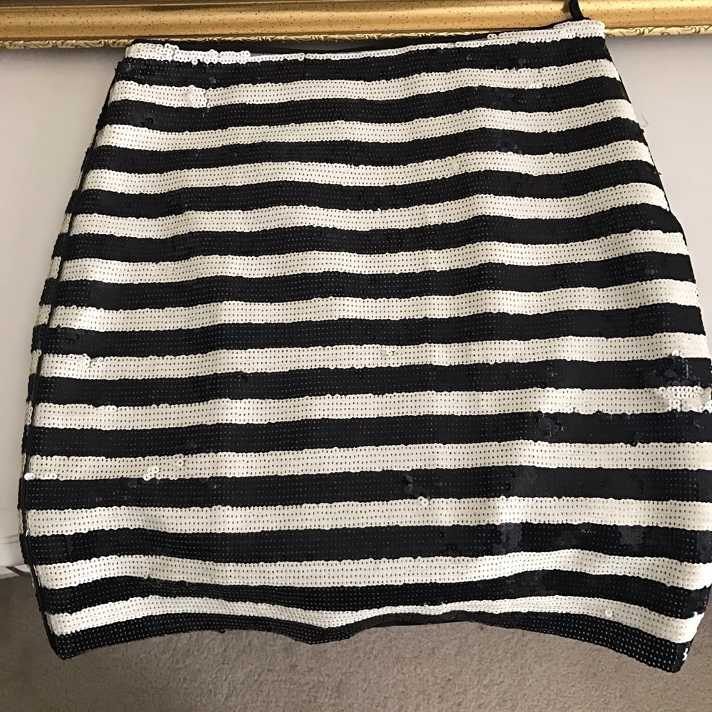 Sequined pencil skirt