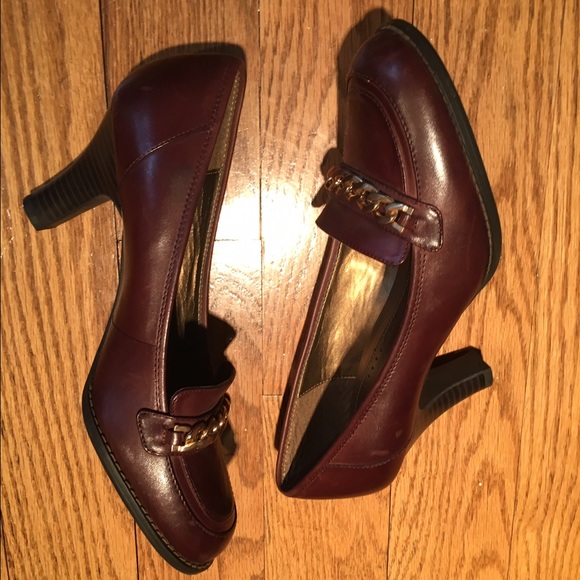 Naturalizer SZ 8W Brown loafer with gold chain Wow - Picture 2 of 4