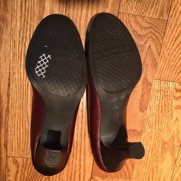 Naturalizer SZ 8W Brown loafer with gold chain Wow - Picture 3 of 4