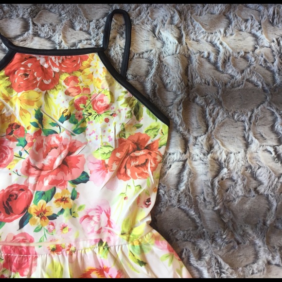 🆑 LAST 2: BLOWOUT Hi-neck Floral Mini Dress - Picture 5 of 5