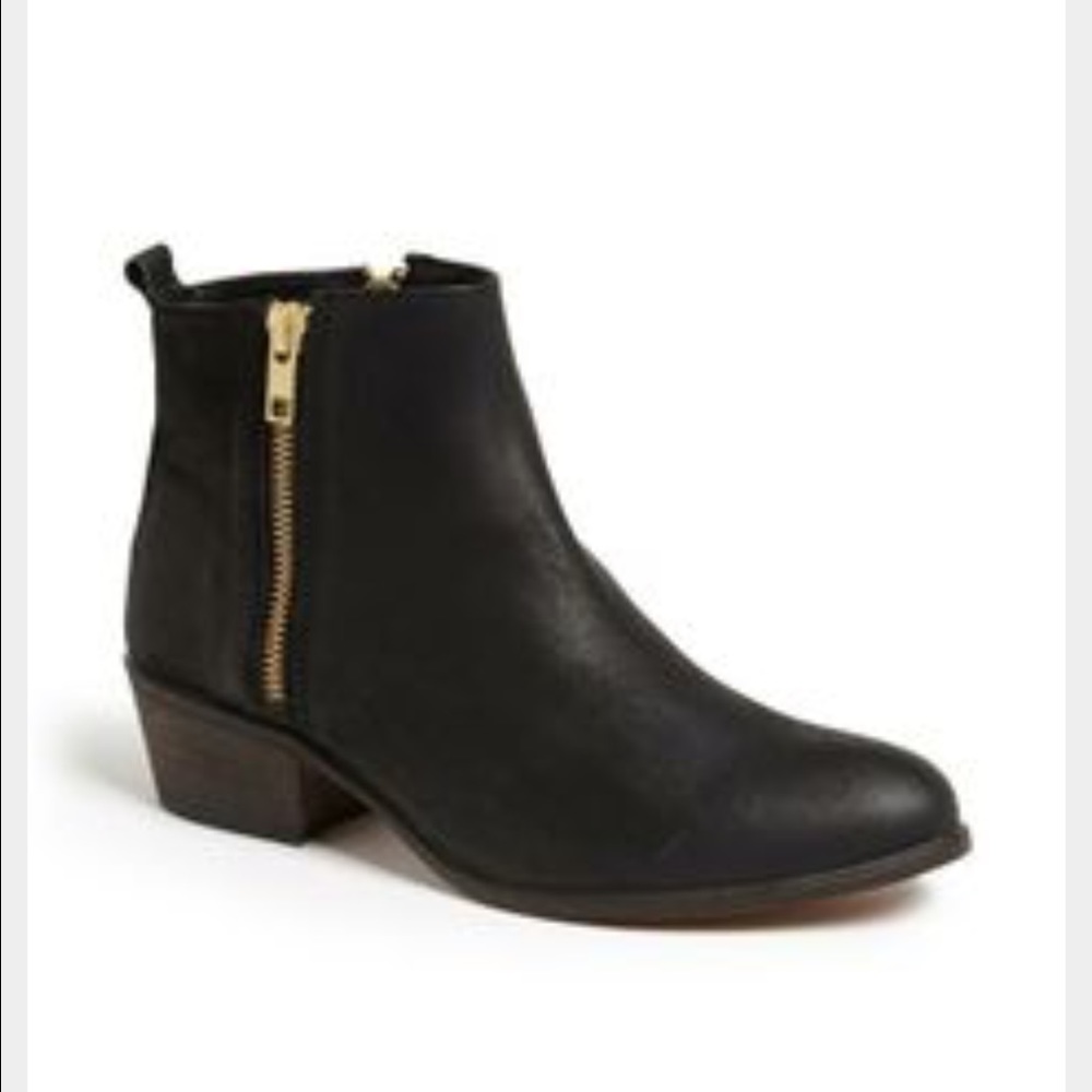 Steve Madden black suede ankle booties