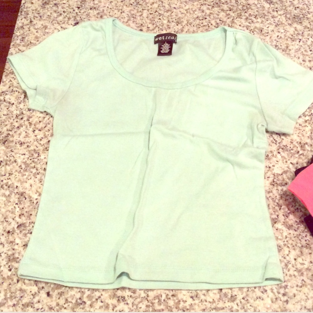 Mint green crop top tee - perfect for Spring 🌱