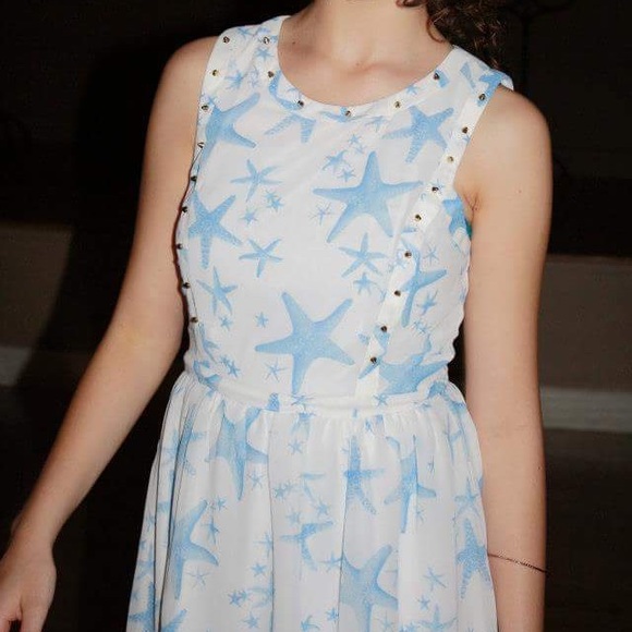 White and blue seashell dress with gold studs - Picture 1 of 4