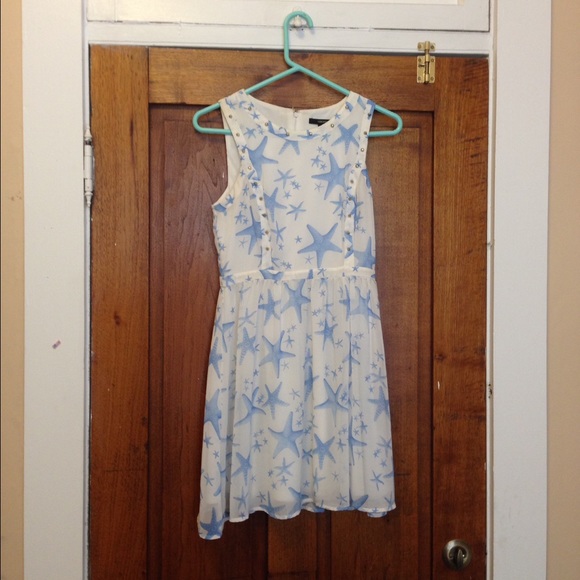 White and blue seashell dress with gold studs - Picture 2 of 4