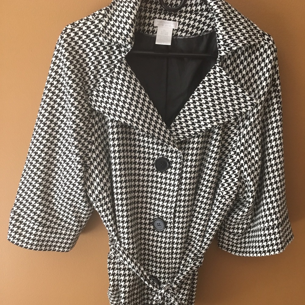Women's belted jacket