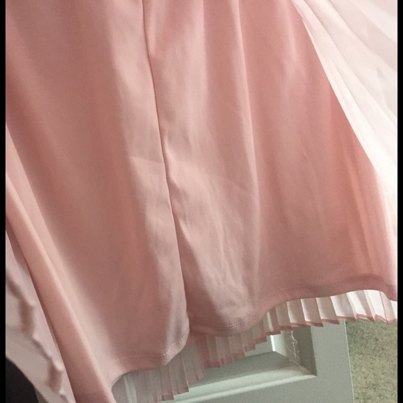 Pink flowing skirt - Picture 2 of 3