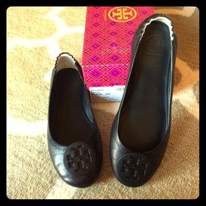 Tory Burch Minnie Travel  ballet with logo 8.5
