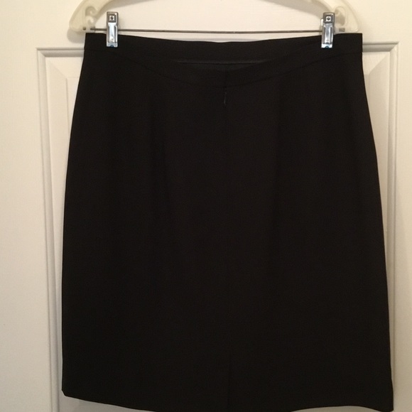 Black skirt - Picture 3 of 6