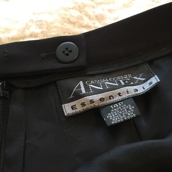 Black skirt - Picture 6 of 6