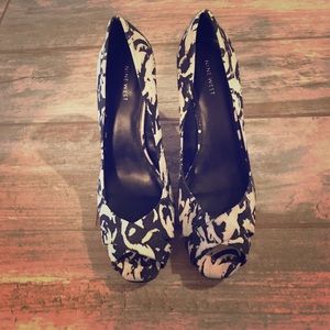 Super cute black and white heels!