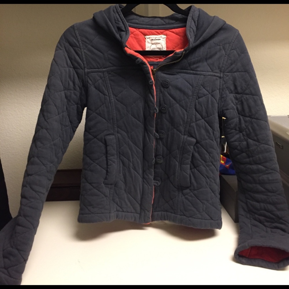 Quilted zip-up hoodie.