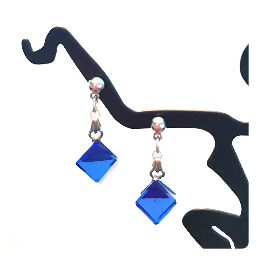 NEW Hypoallergenic Austrian Crystal Cubed Earrings