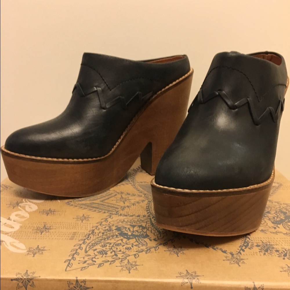 Free People Black Platform Mules 36M