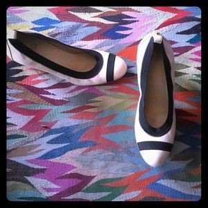Stuart Weizmann classic round toe pumps