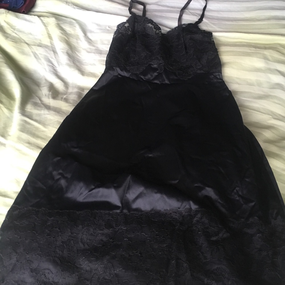 Van roalye lace slip