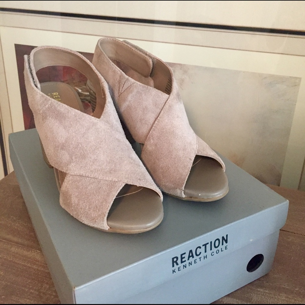 Kenneth Cole suede peep toe sandals