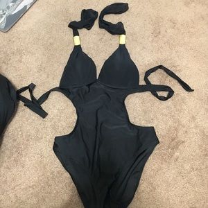 Never worn black monokini