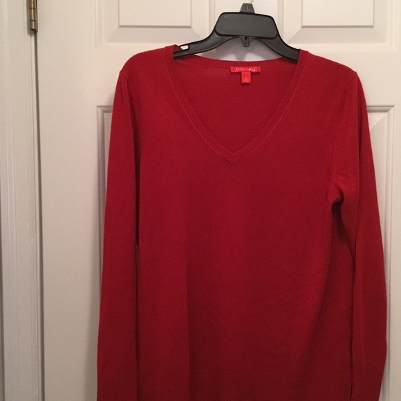 Sweater - Picture 2 of 4