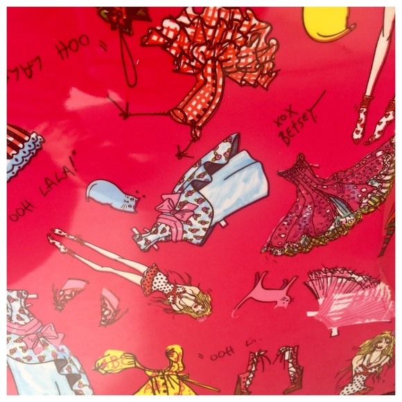 Betsey Johnson Pink Dolls & Dresses 29" Suitcase - Picture 5 of 8