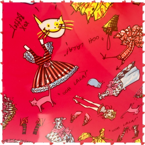 Betsey Johnson Pink Dolls & Dresses 29" Suitcase - Picture 6 of 8