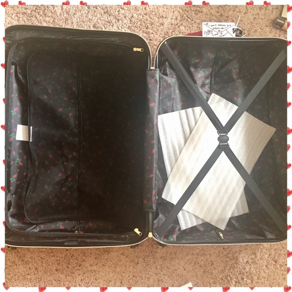 Betsey Johnson Pink Dolls & Dresses 29" Suitcase - Picture 7 of 8