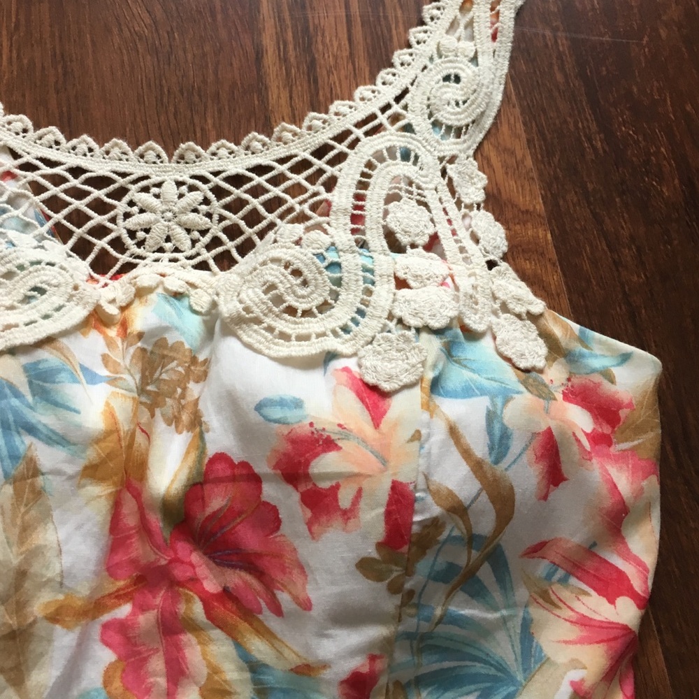 Stunning Hawaiian print dress