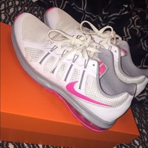 Nike Air Max Dynasty shoes size 9